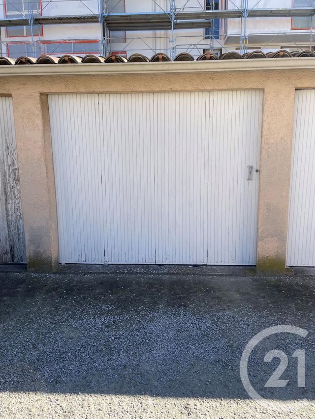 parking à louer - 12.0 m2 - LUNEL - 34 - LANGUEDOC-ROUSSILLON - Century 21 Pays De Lunel