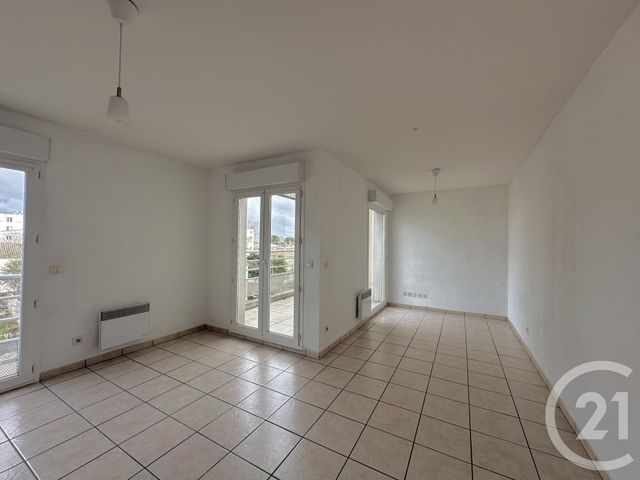 Appartement F1 à louer - 1 pièce - 34.35 m2 - LUNEL - 34 - LANGUEDOC-ROUSSILLON - Century 21 Pays De Lunel